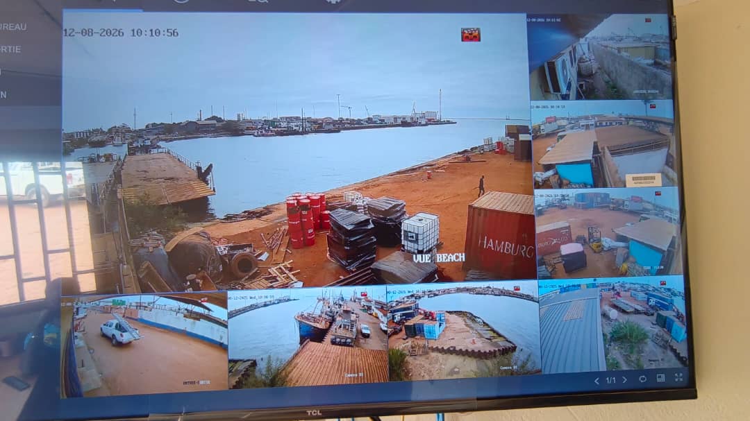 Mur de monitoring multi-caméras d'un site portuaire